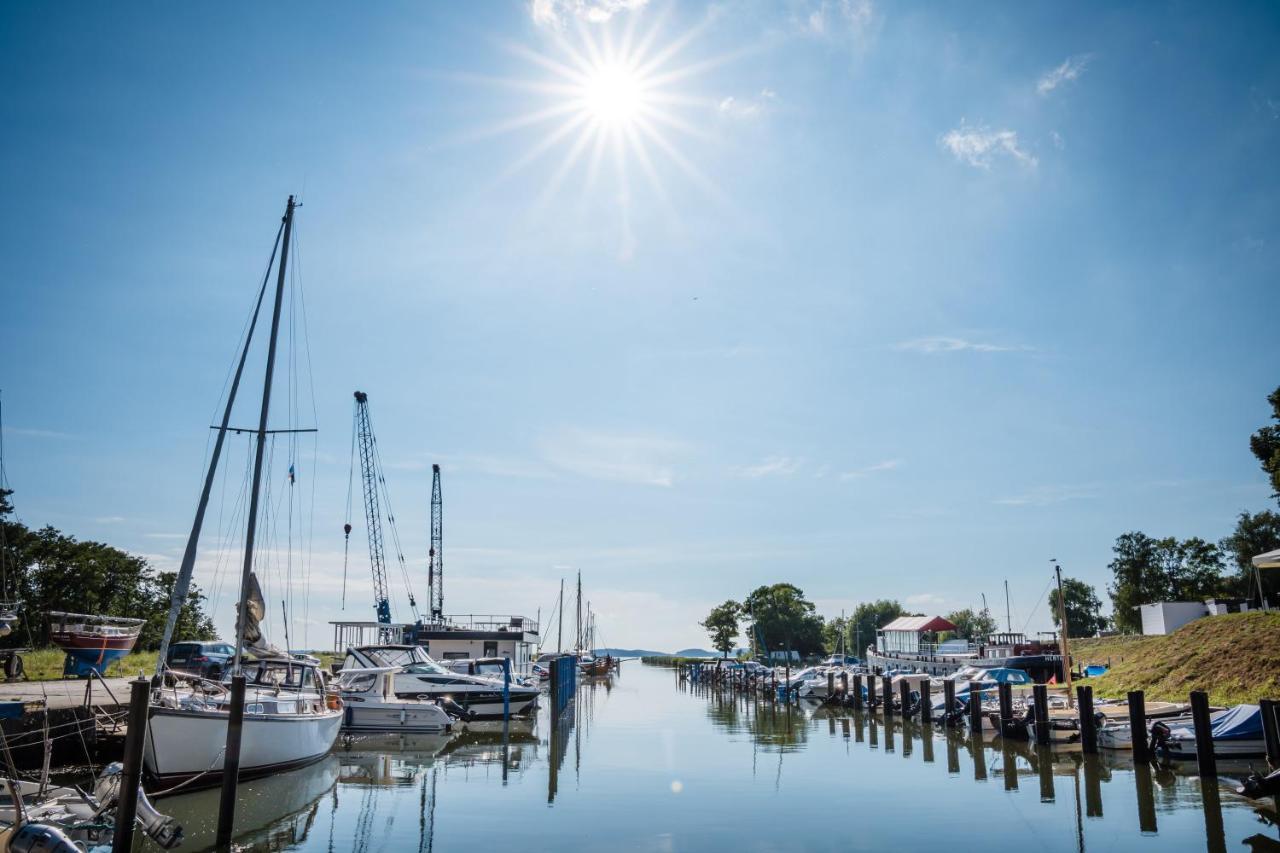 Marina Martinshafen Hotel Sassnitz Eksteriør billede
