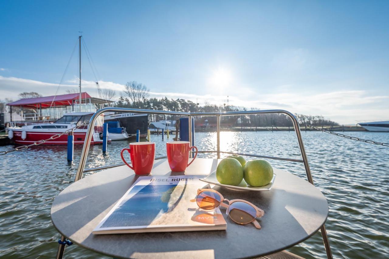 Marina Martinshafen Hotel Sassnitz Eksteriør billede